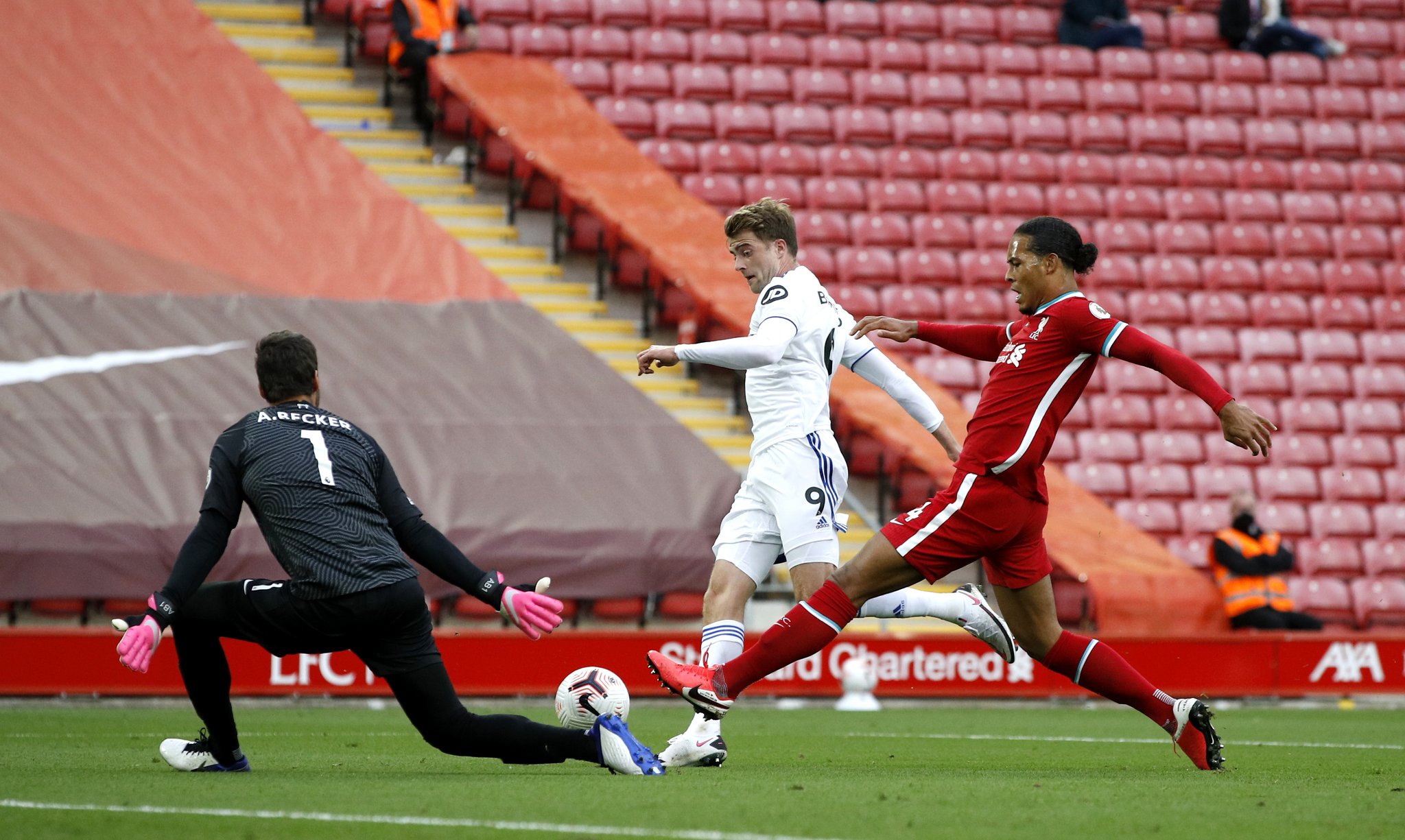 他表现出的 他表现出的